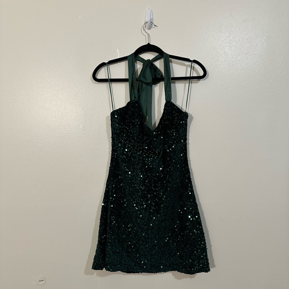 Elegant Green Sequin Halter Dress
